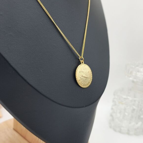 Signed Gold Necklace with circle Scorpio pendant - Picture 2 of 8
